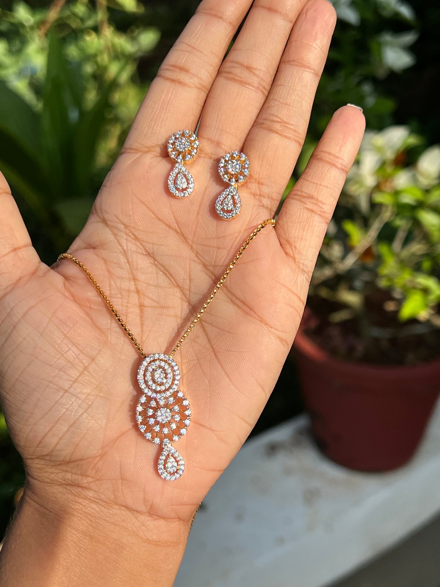 Premium diamond finish pendant chain set product code D38