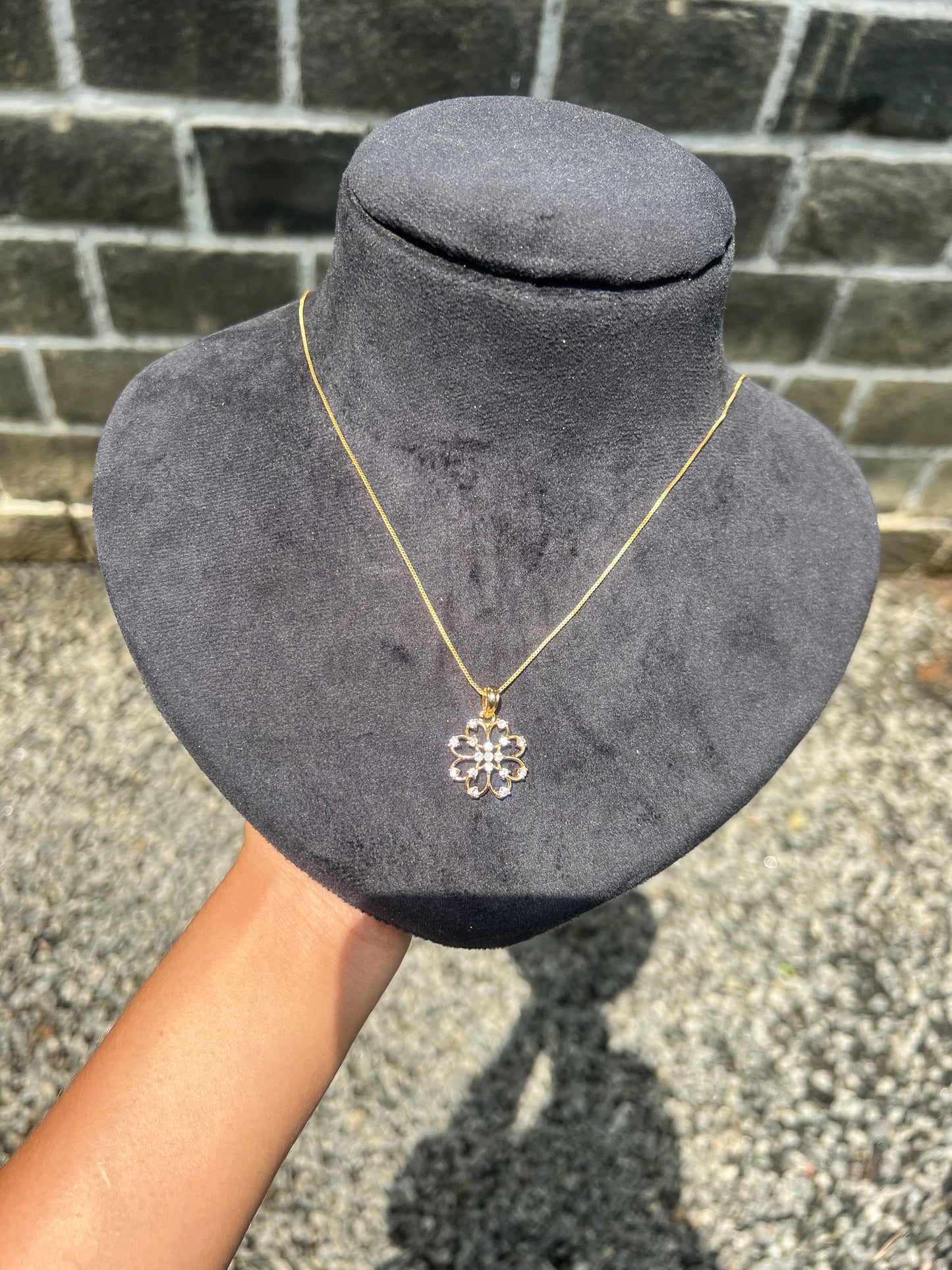 Premium anti tarnish daily use ad pendant with chain product code G95