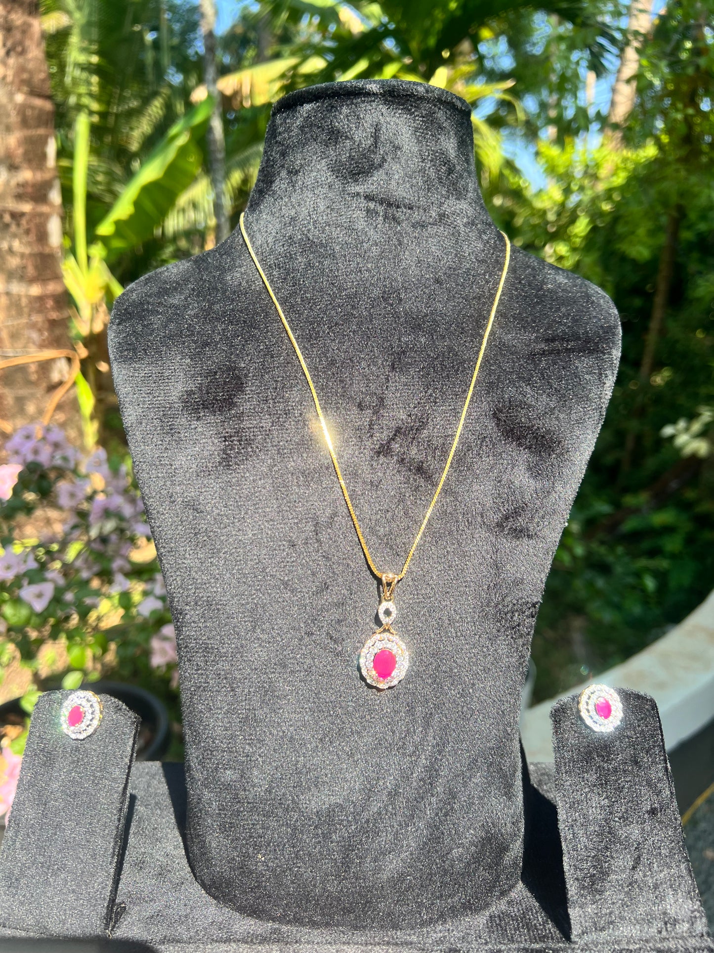 Premium diamond finish pendant chain set product code D95