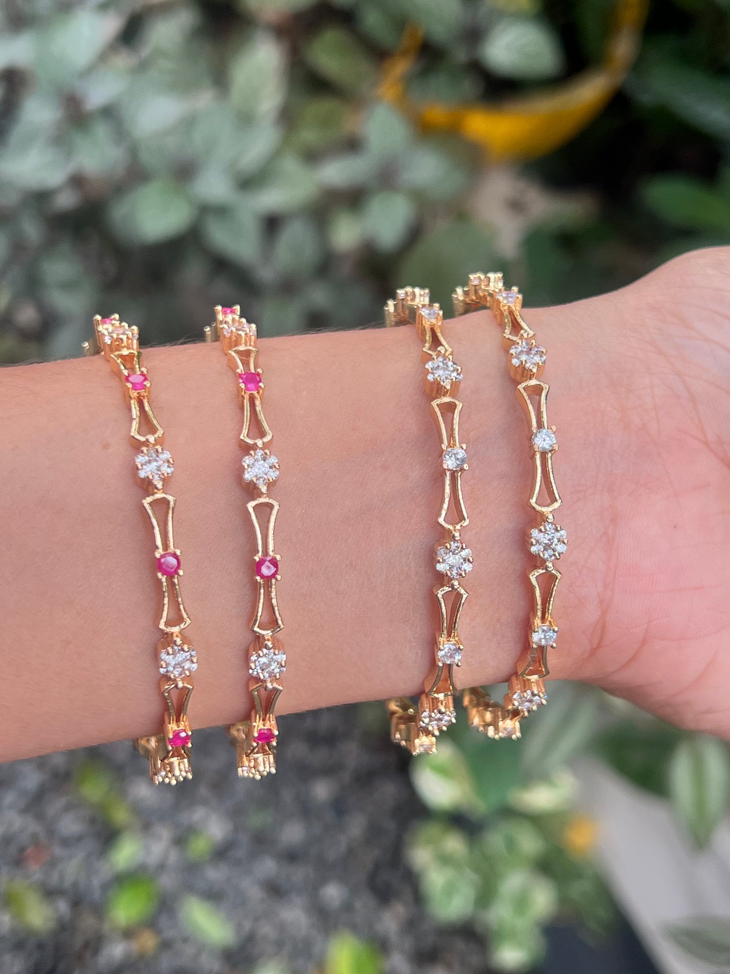 Premium daily use  gold plated ad diamond look bangle product code AD8