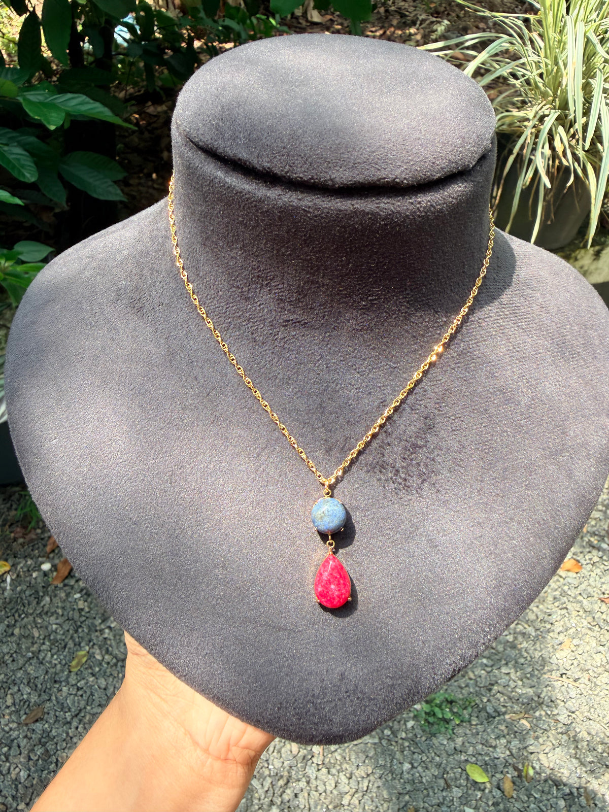 Premium quality precious stone necklace Product code AT43