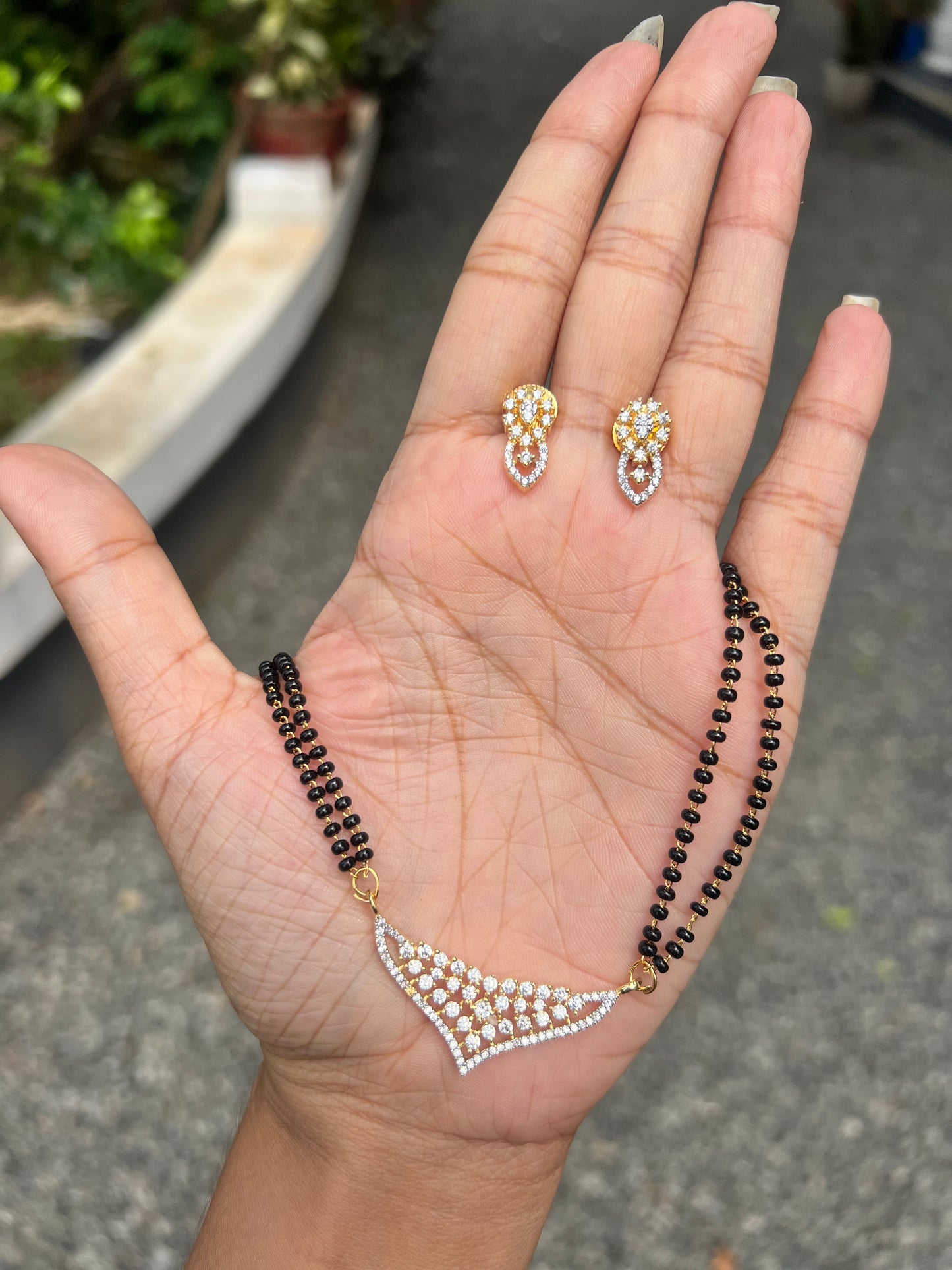 Premium diamond finish mangalsutra set (8pidi ) product code M16