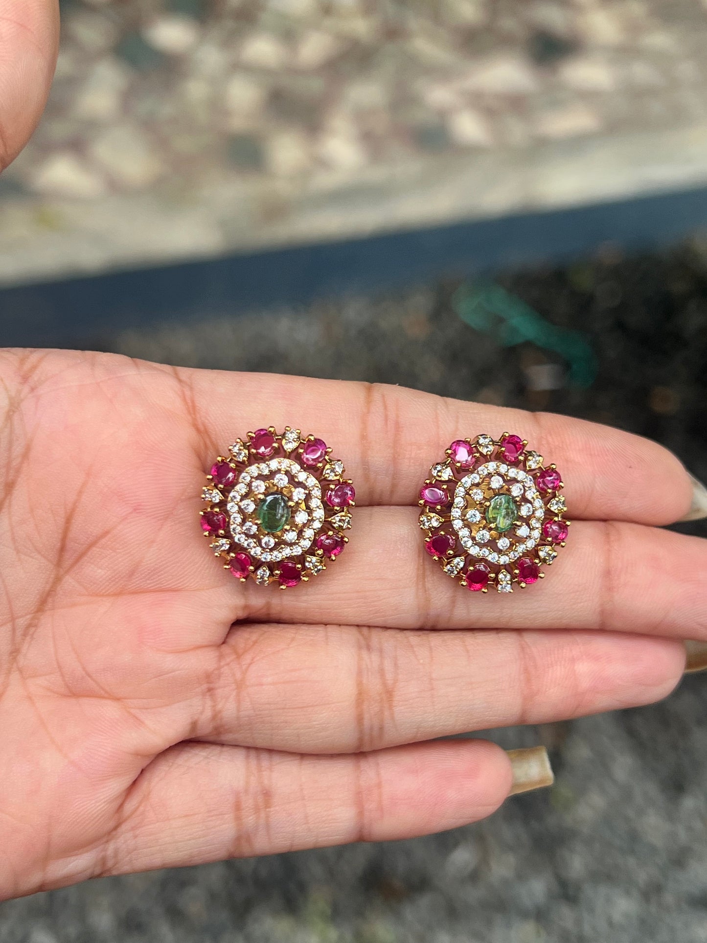 Premium antique gold ad earings product code E100