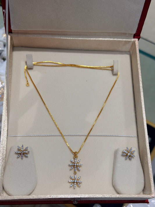 Premium party wear diamond finish pendant set product code D425