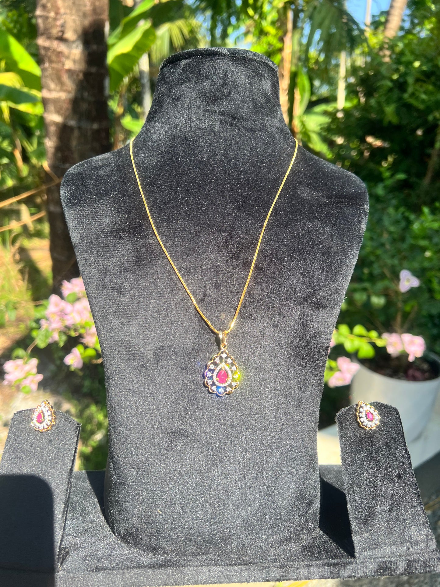Premium occasion wear diamond finish pendant set 24 inch chain set product code D93