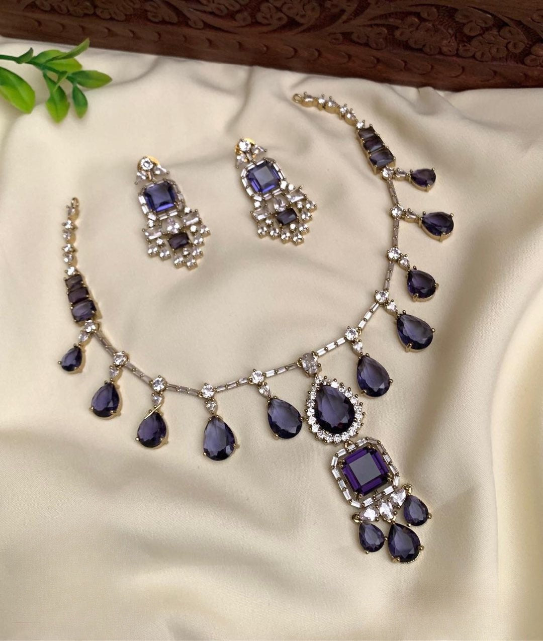 Premium quality statement royal necklace product code 406