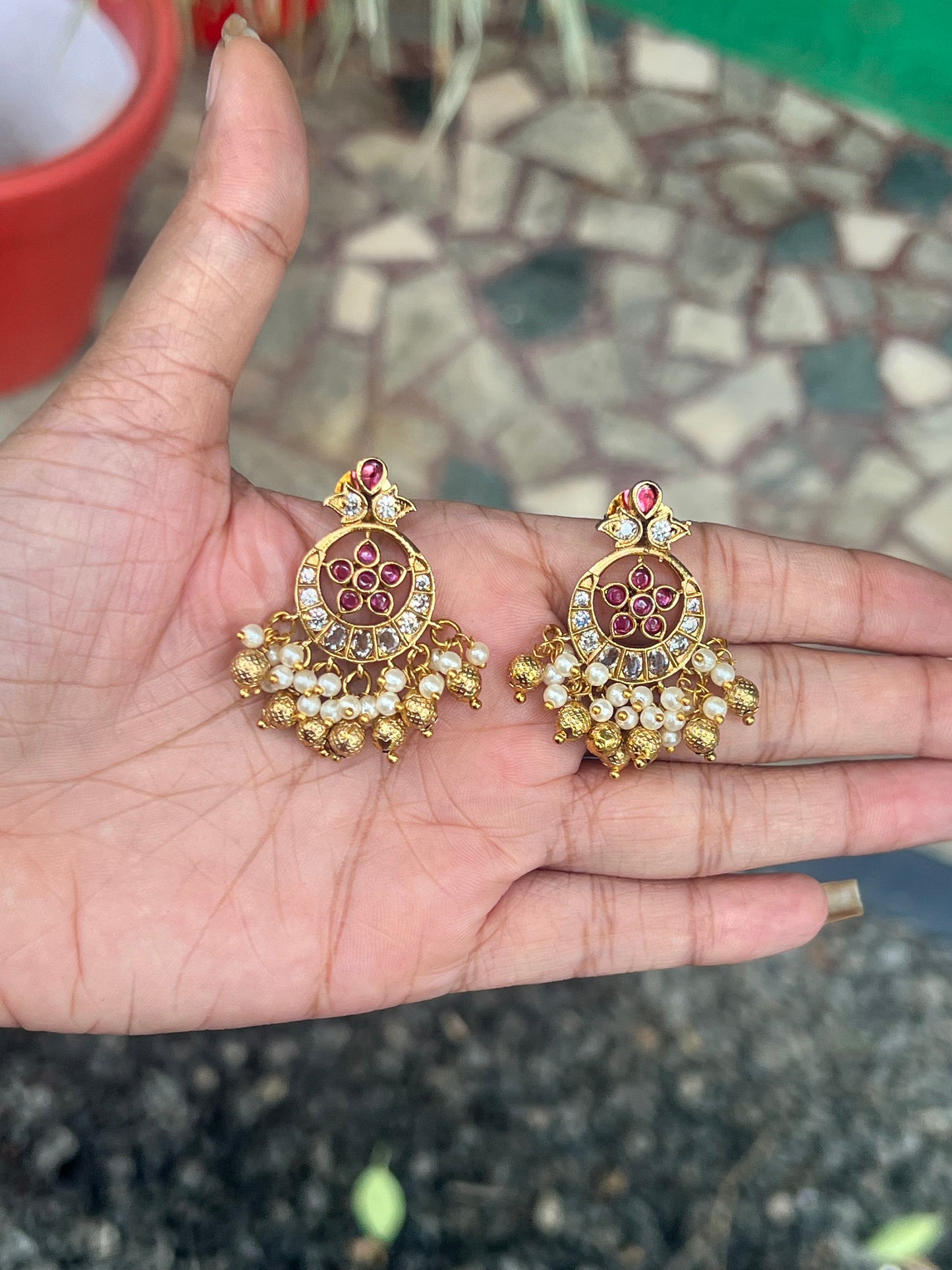 Premium antique gold ad earings product code E100