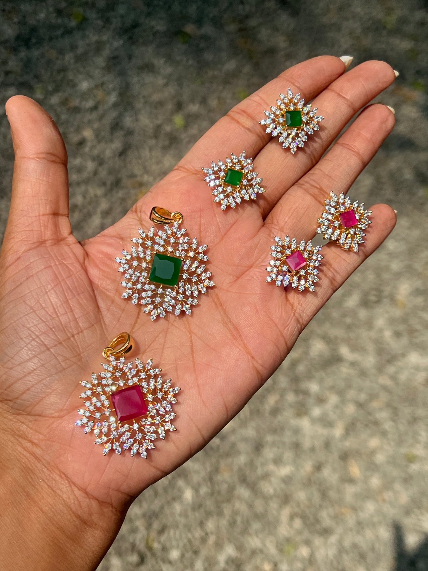 Premium daimond finish pendant set with chain product code 20