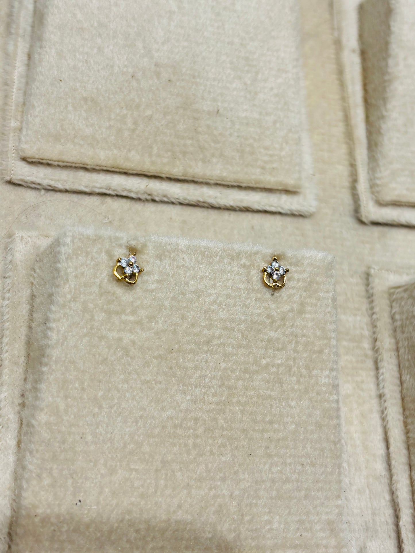 Premium gold plated daily wear screw back ad second stud /nosepins product code E65