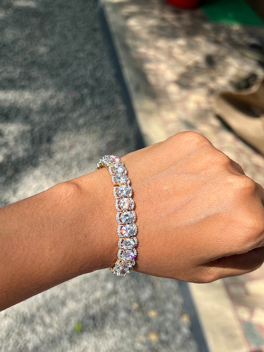 Premium diamond finish bracelet (suitable for 2.2 and 2.4 size )