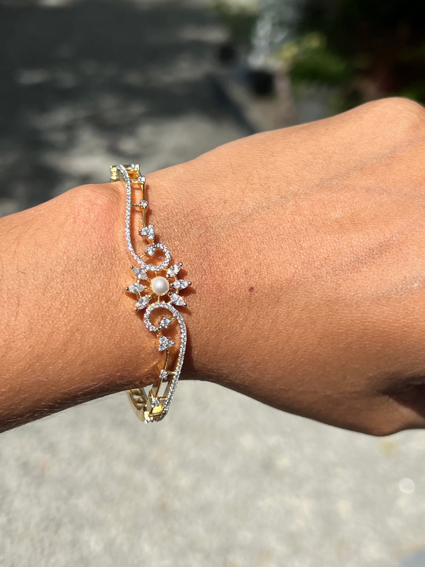 Premium quality diamond finish openable bracelet (suitable for 2.2 to  2.6) product code B10