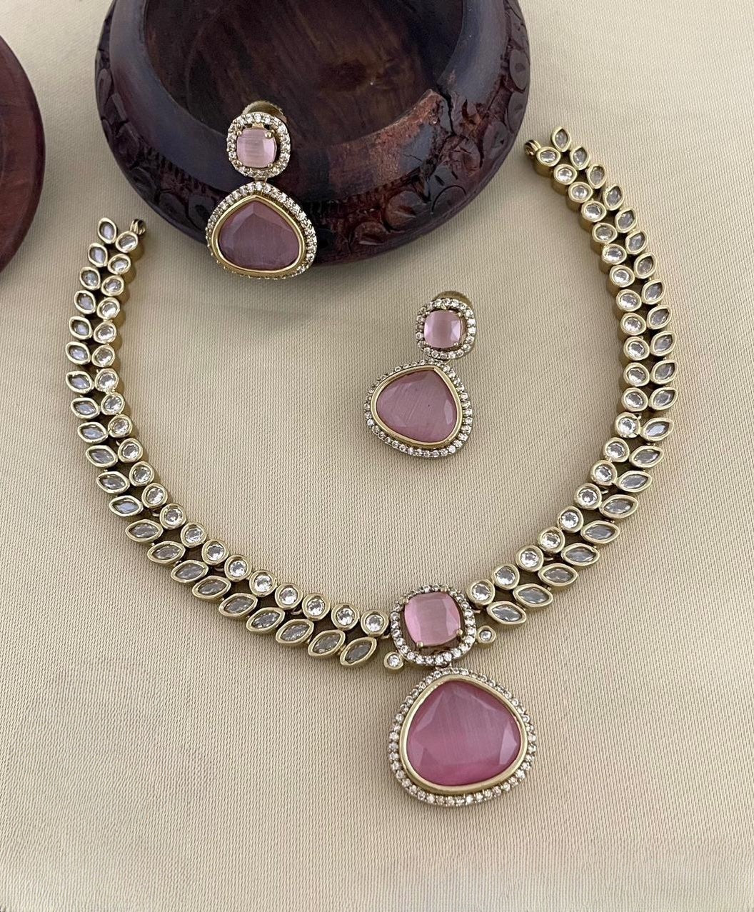 Premium beautiful jadau Kundan necklace product code 670