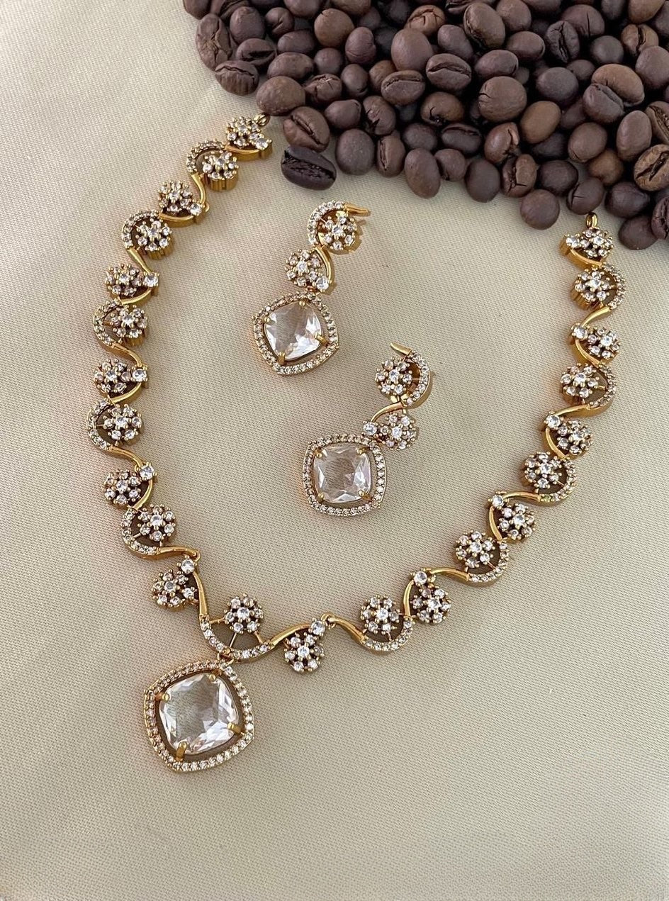 Most popular restocked Ad floral necklace product code 526