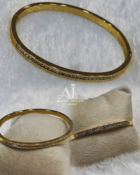 Premium anti tarnish daily wear openable bracelet product code B72