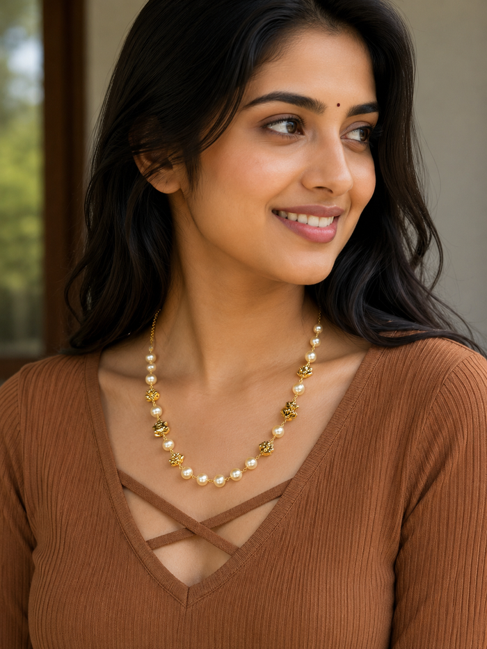 Premium quality gold and pearl mixed handmade necklace product code P93