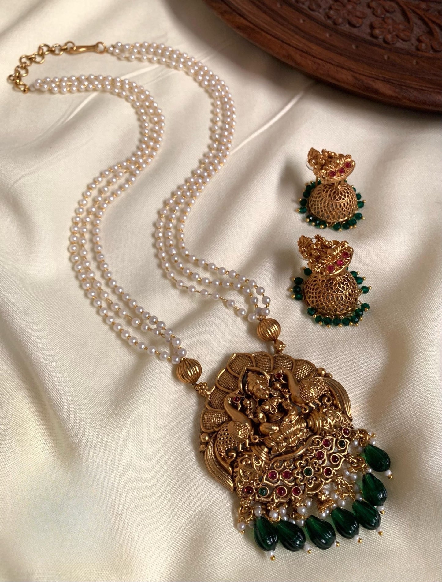 Premium long 3layer pearl chain with Lakhmi pendant set product code 1121