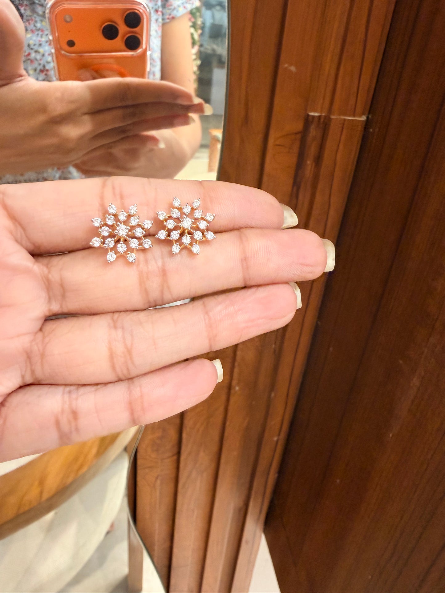 Premium diamond finish stud product code E216