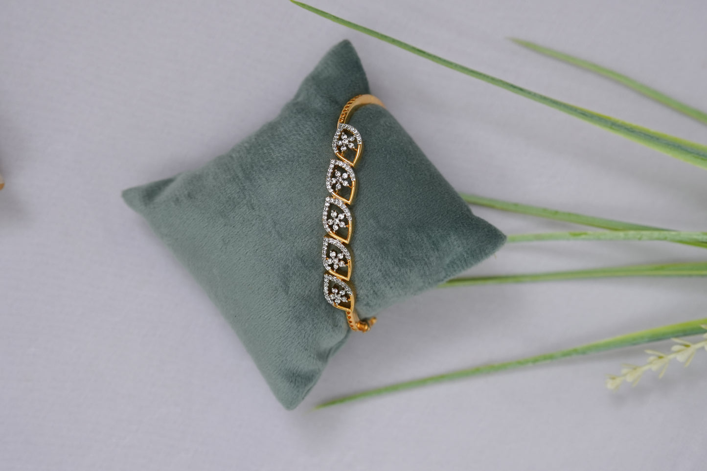Premium nyt party wear repolishable openable bracelet (not sweat proof)(2.4size upto 2.6 suitable  )product code B58