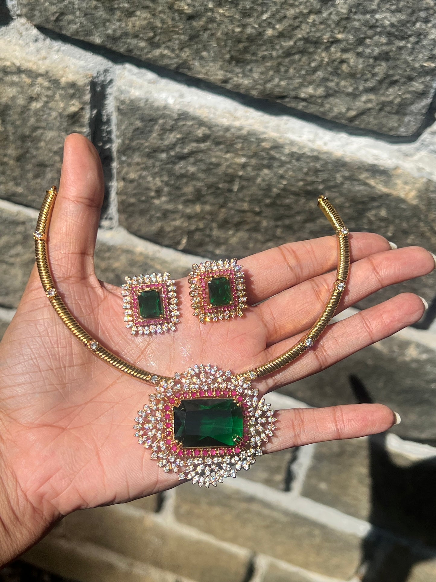 Premium viral trending emerald green hasli necklace set product code T99
