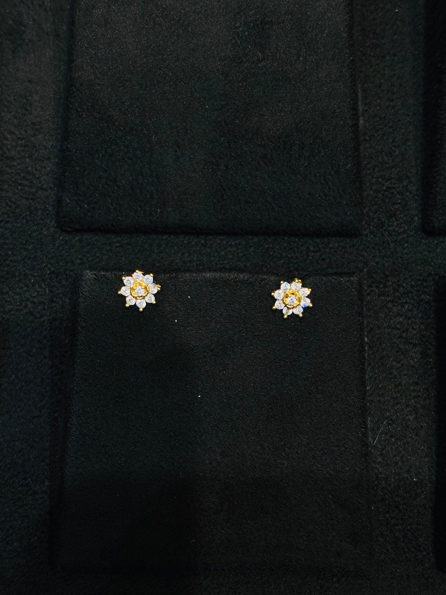 Premium gold plated ad daily wear screw back second studs/small studs product code E66