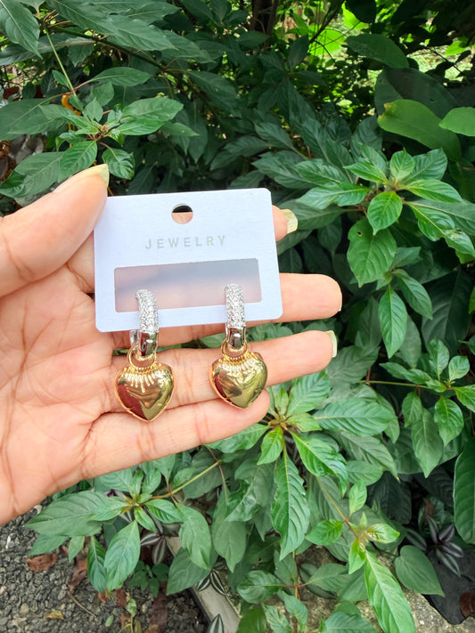 Premium quality 18k gold plated zircon stone heart shape asymmetrical clip earrings product code AT41