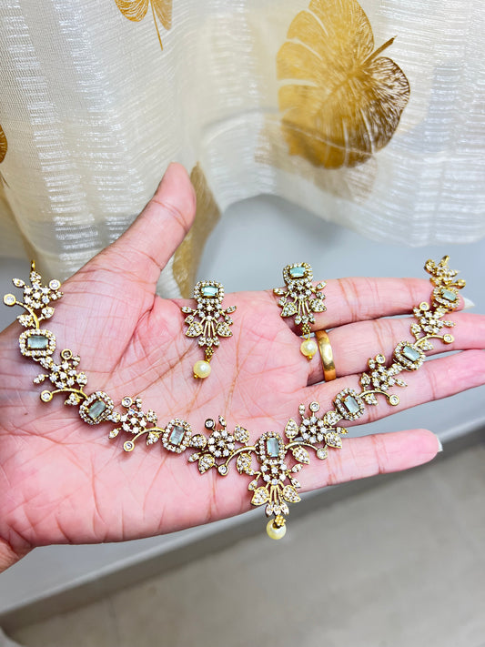 Trending ad floral pearl necklace product code 788