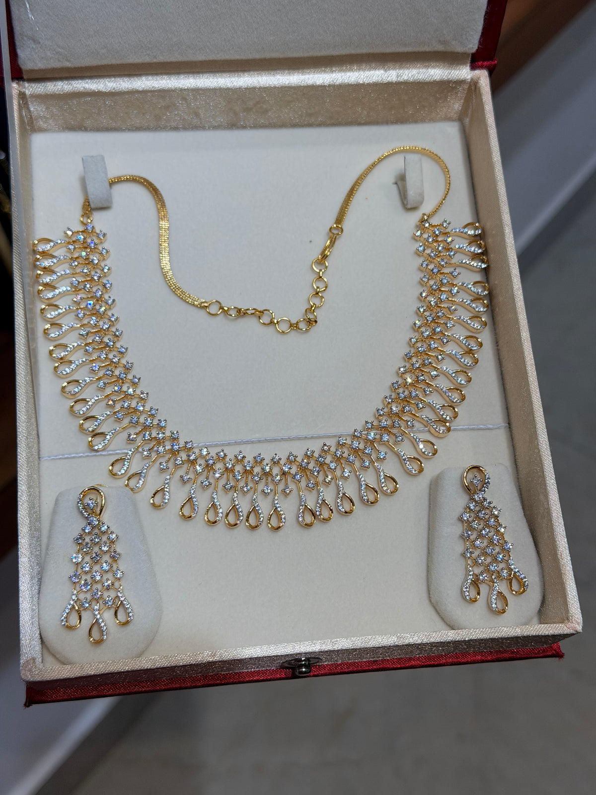 Premium diamond finish Bridal necklace set product code D431