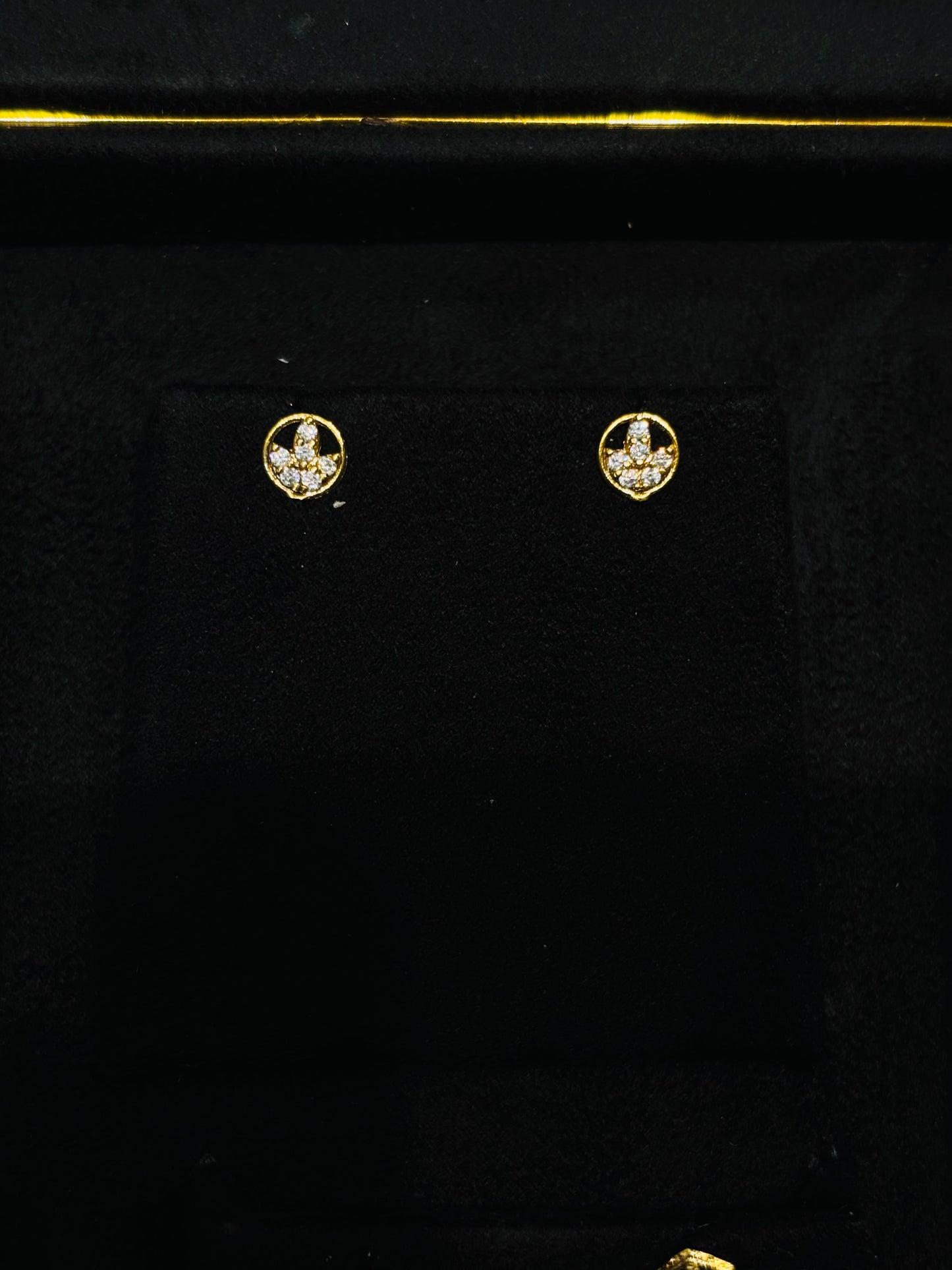 Premium gold plated daily wear ad screw back second studs product code E64