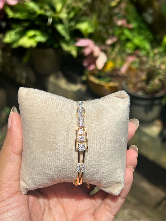 Premium diamond finish openable bracelet product code B26