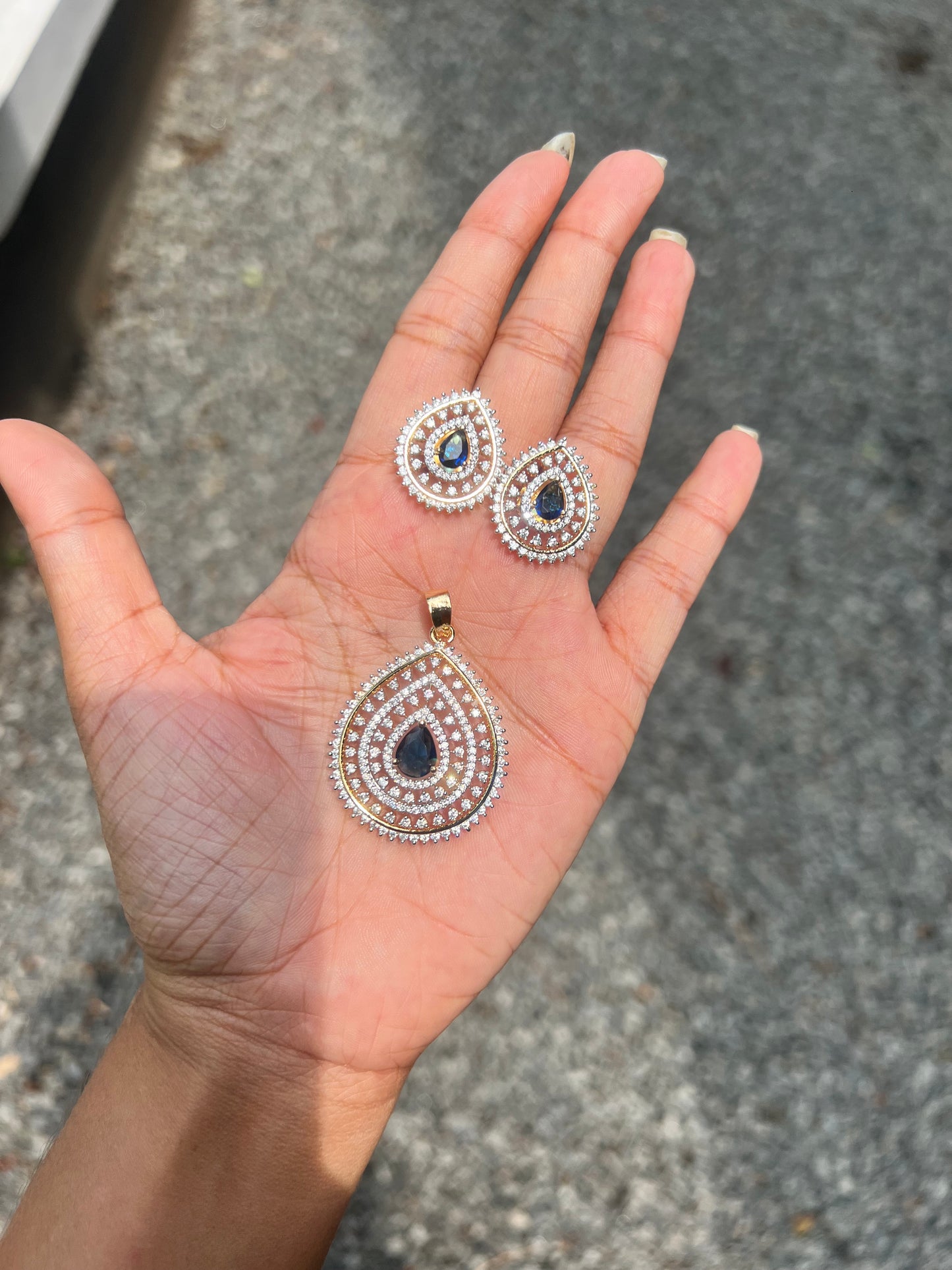 Premium occasion wear Diamond finish pendant set product code D130