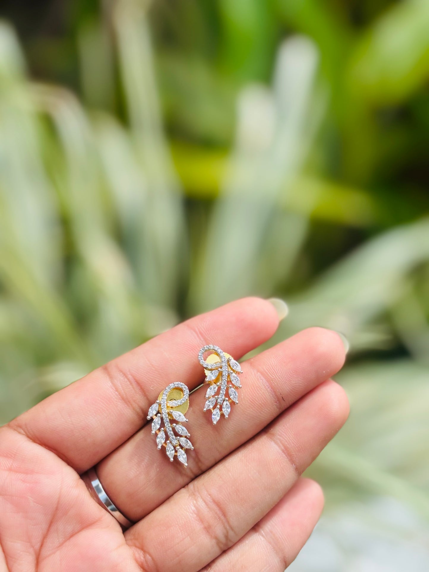 Premium daimond finish ad studs product code E70