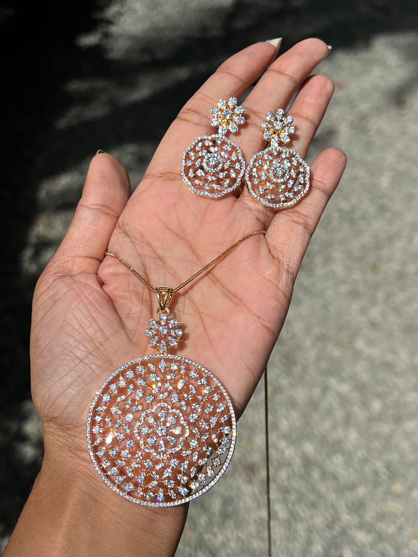 Premium daimond finish pendant set product code D11