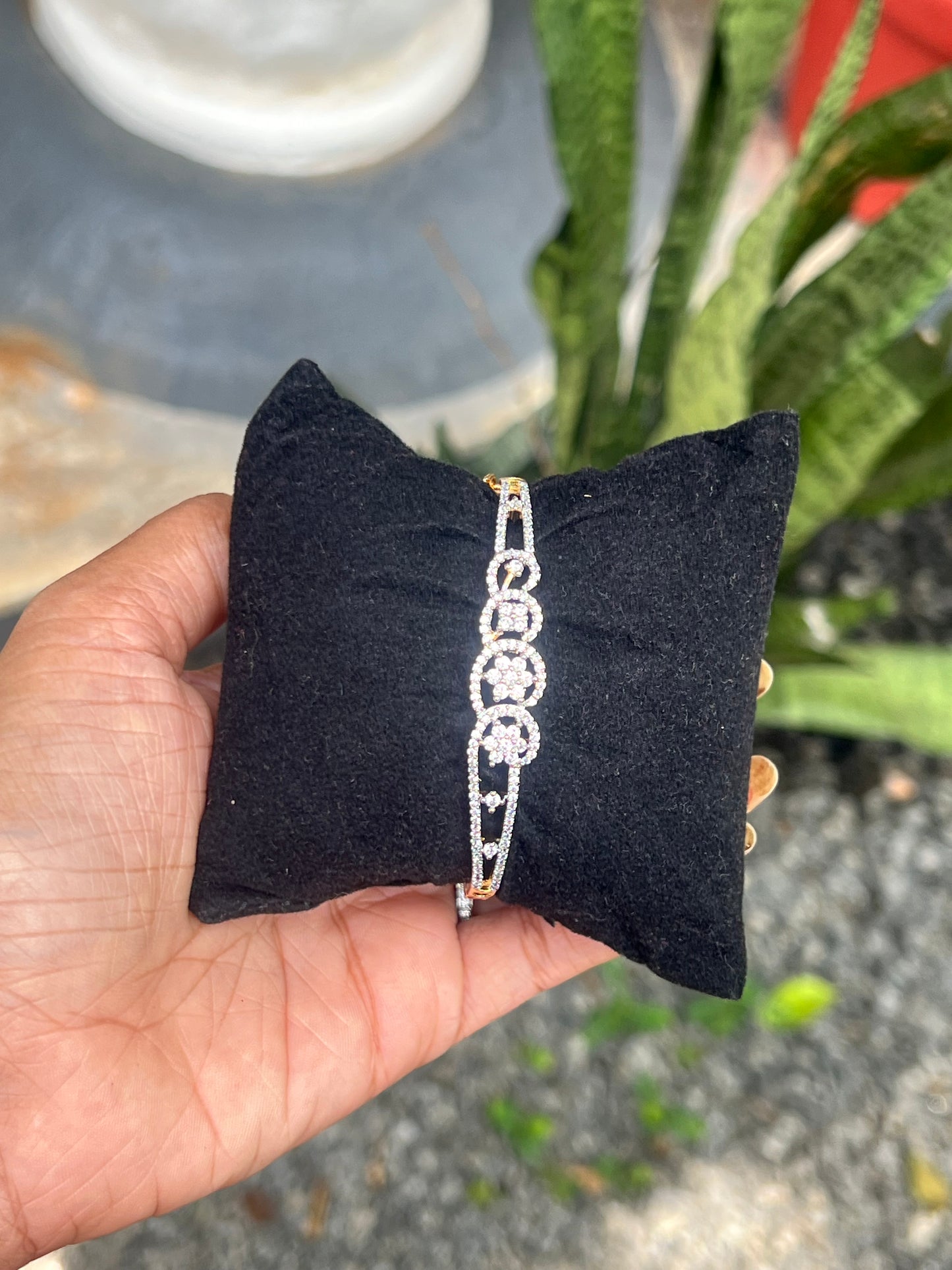 Premium party wear diamond finish openable bracelet 2.4 size product code B60