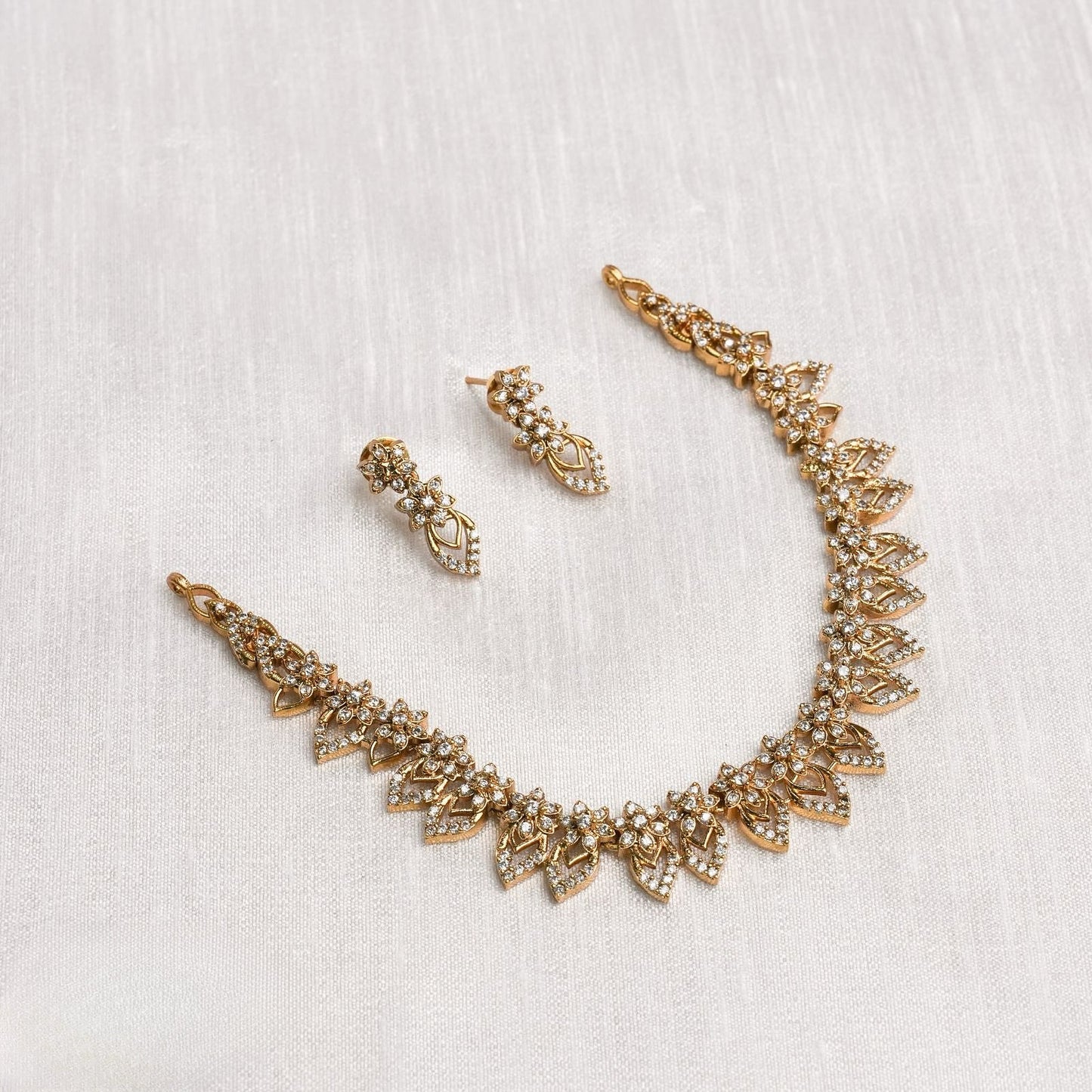 Premium matte finish designer ad necklace product code N181