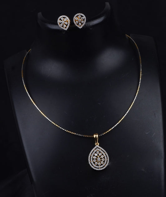 Premium beautiful diamond finish pendant chain set