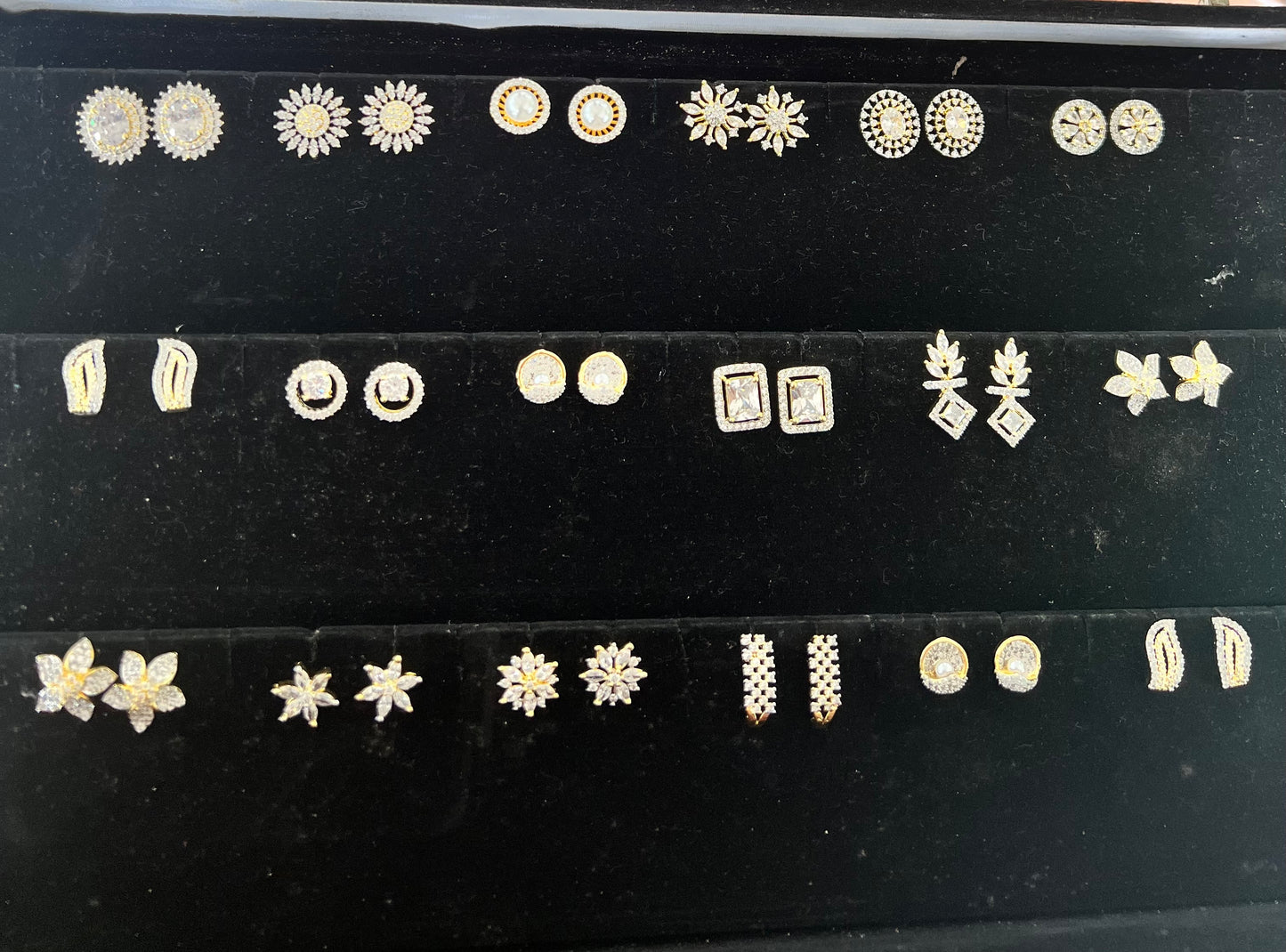 Premium gold plated two tone finish studs product code E62