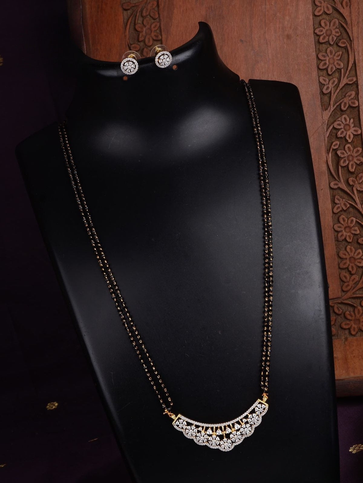 Ad pendant Mangalsutra with studs