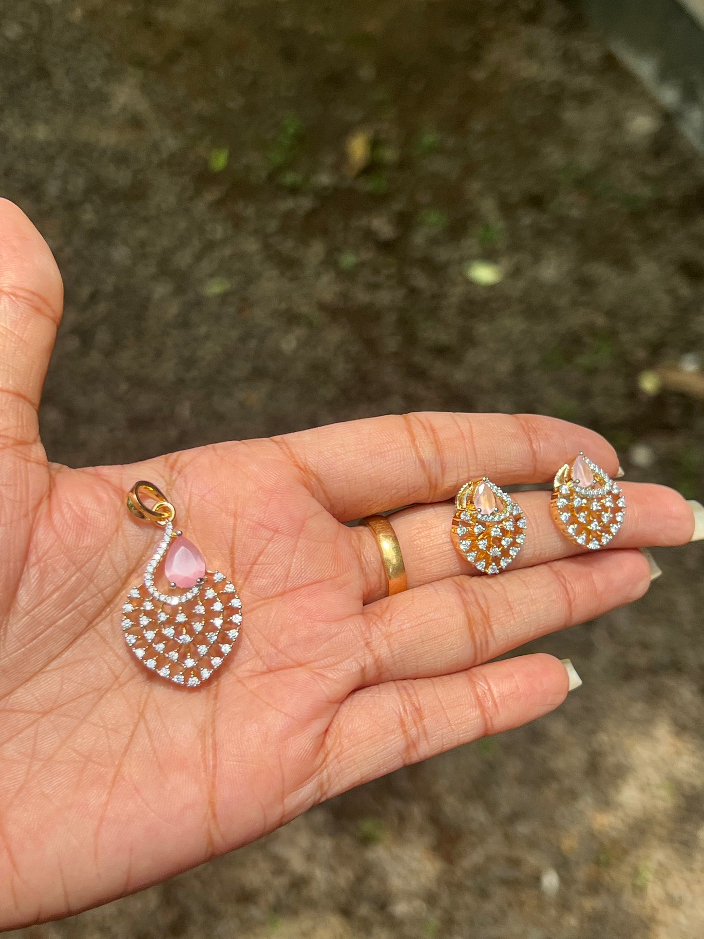 Premium diamond finish pendant set product code 190