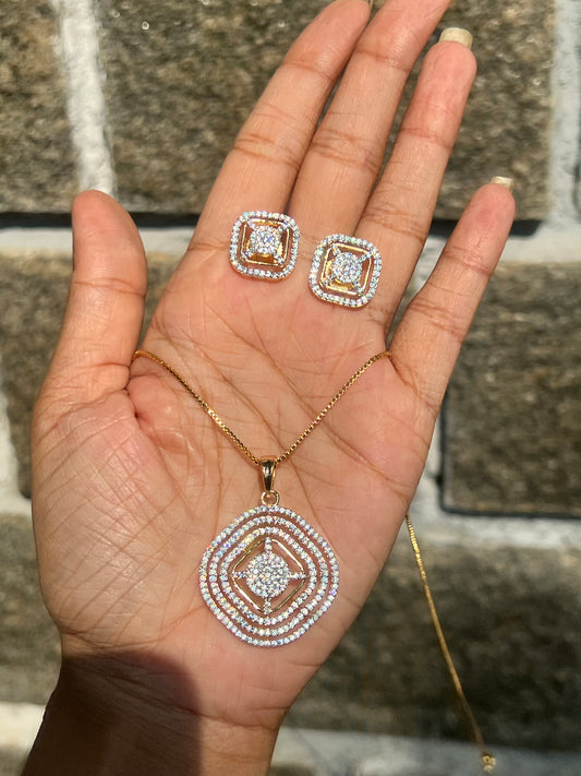 Premium diamond finish pendant set with chain product code D127