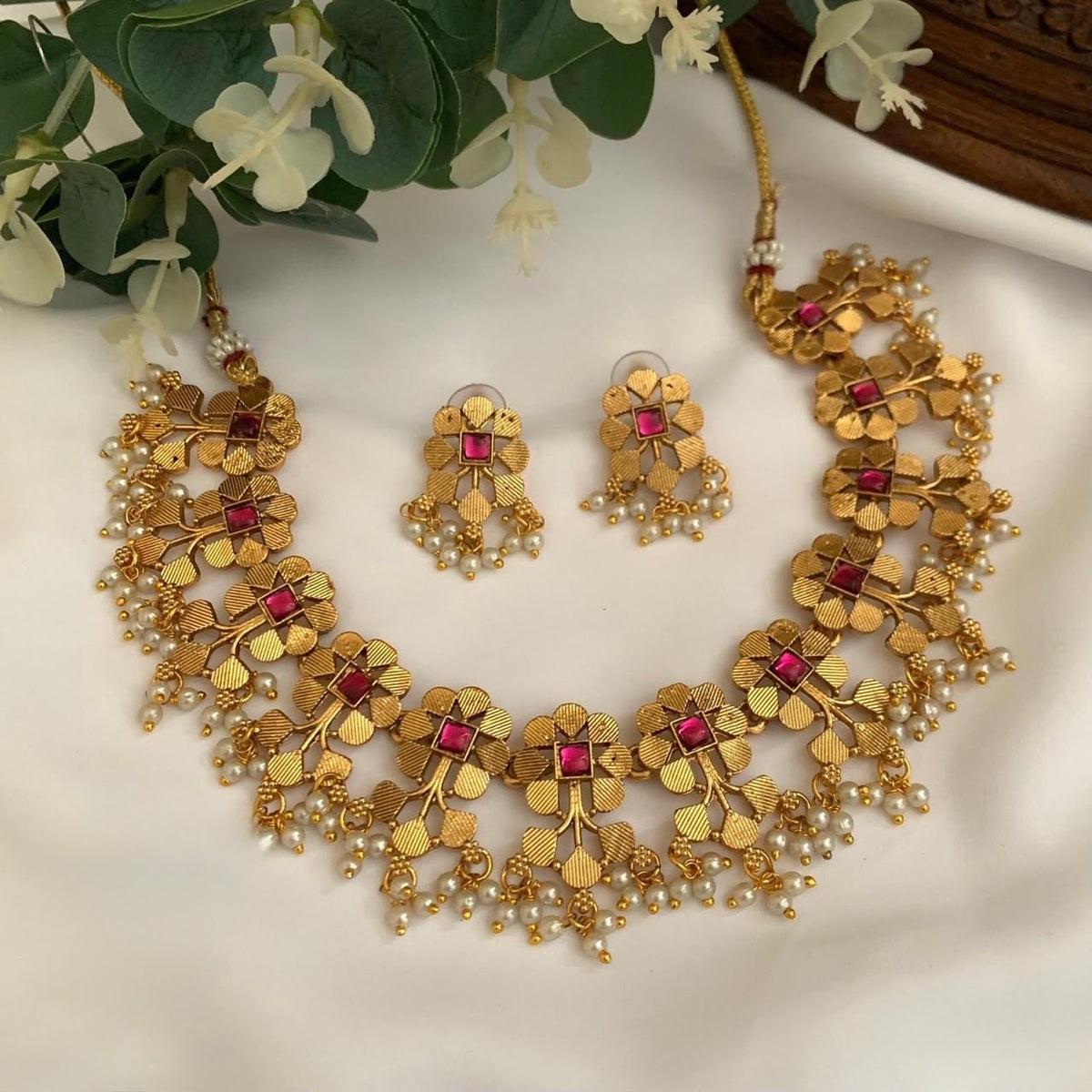 Premium budget friendly antique gold bridal necklace set product code T142