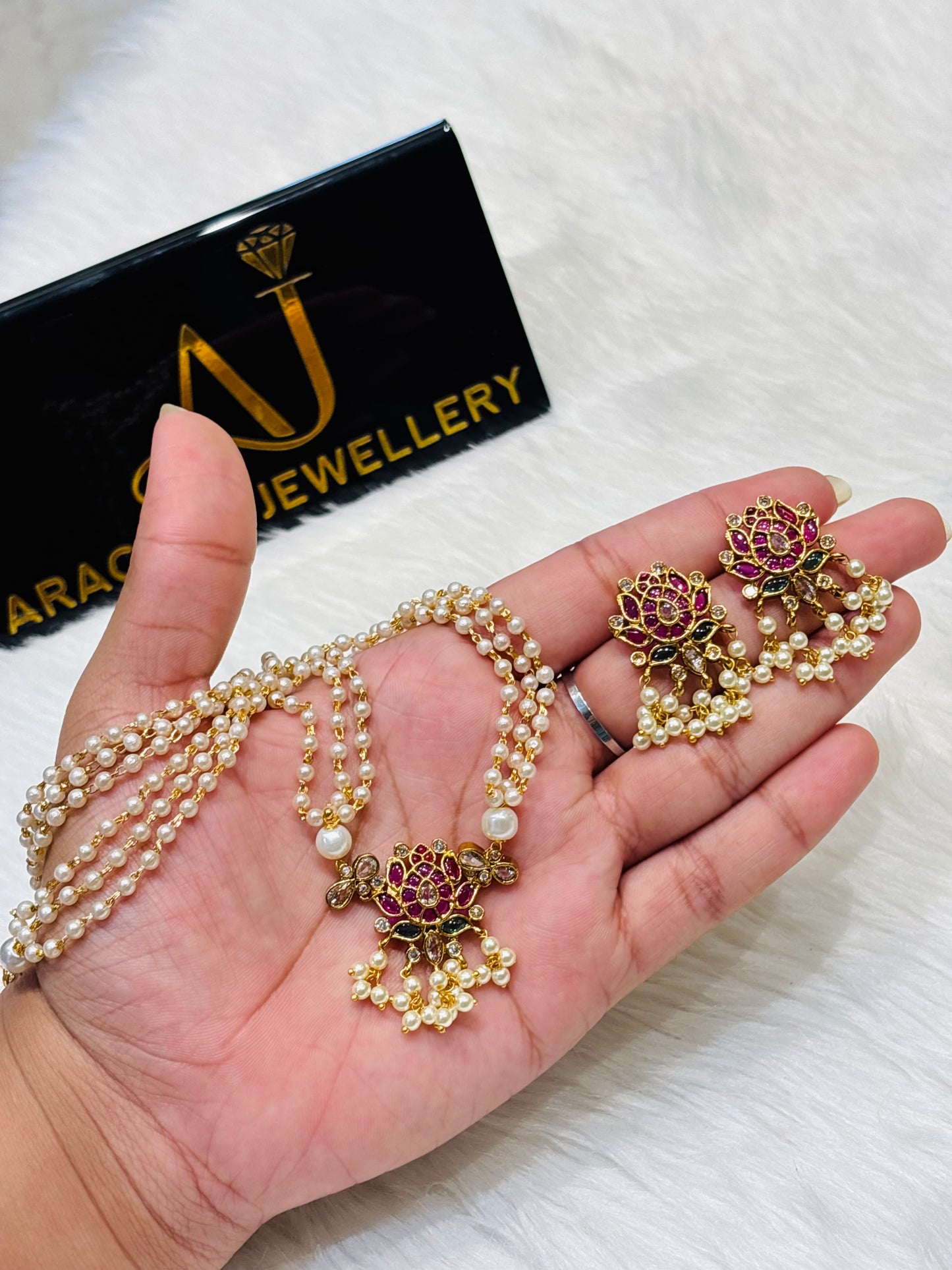 Premium quality 3 layer pearl haram with lotus pendantset product code N375