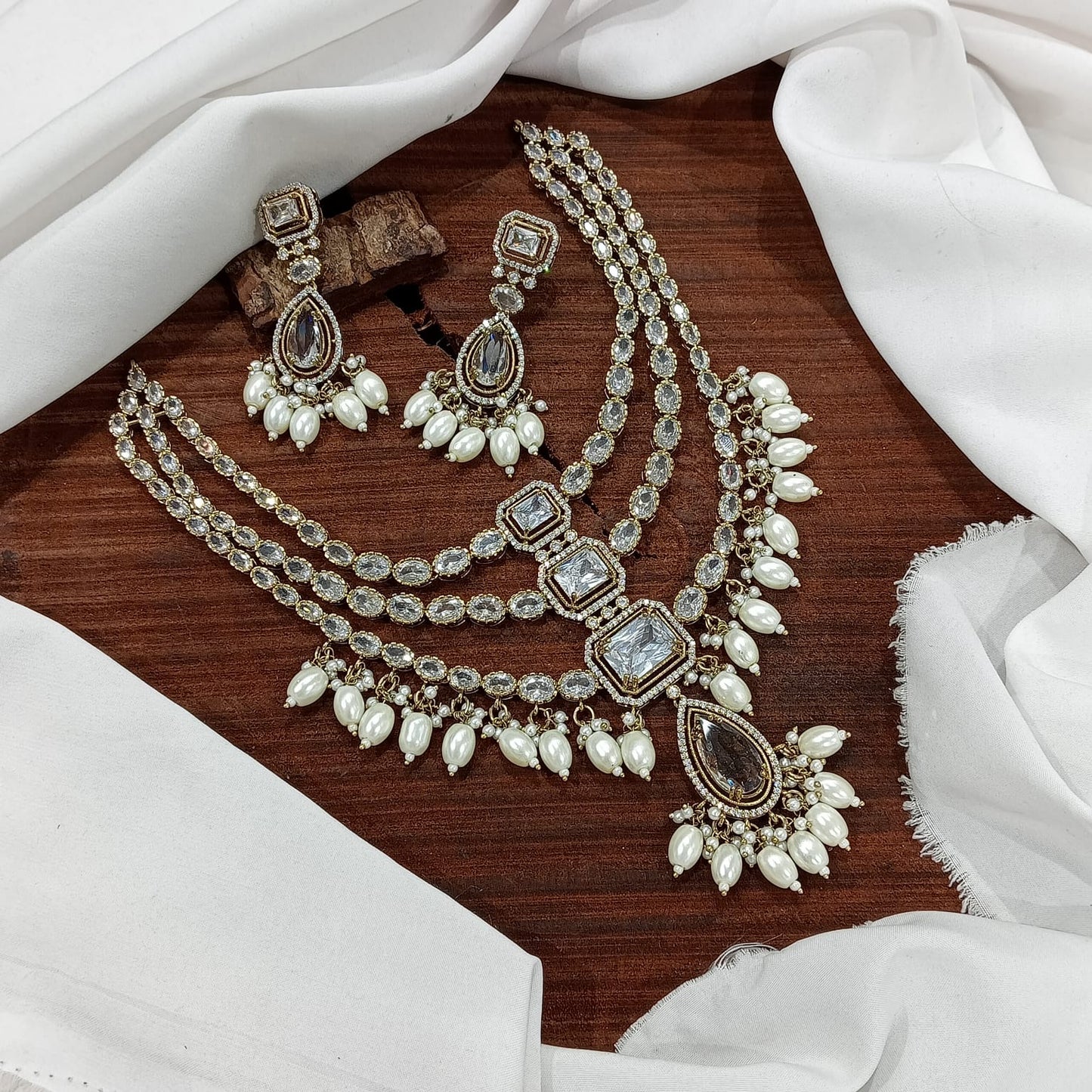 Premium 3layer Victorian mehandi polish necklace set product code 916