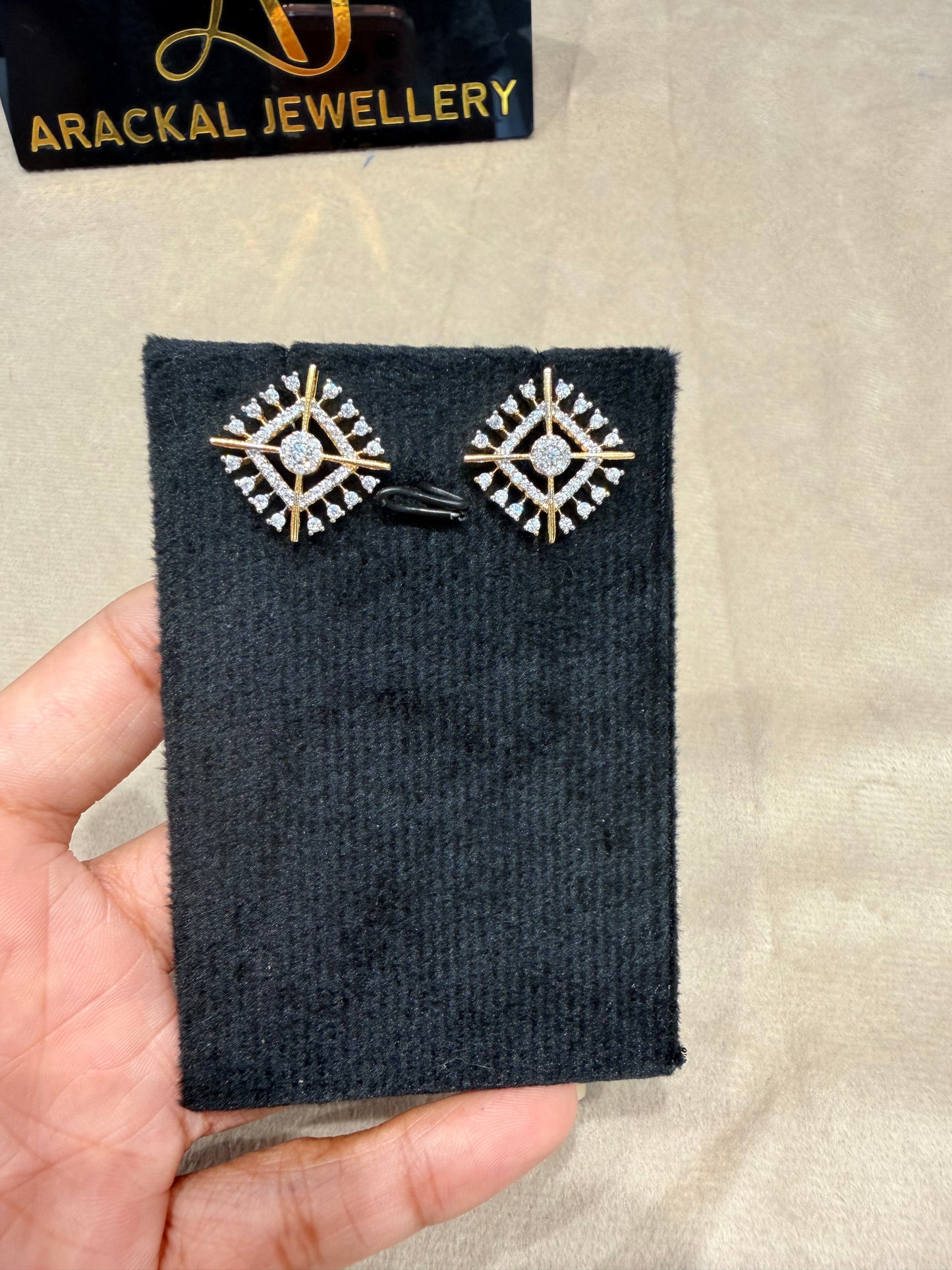 Premium diamond finish stud product code E221