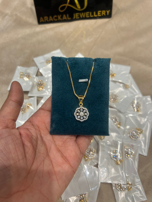 Premium diamond finish pendant with chain product code D322