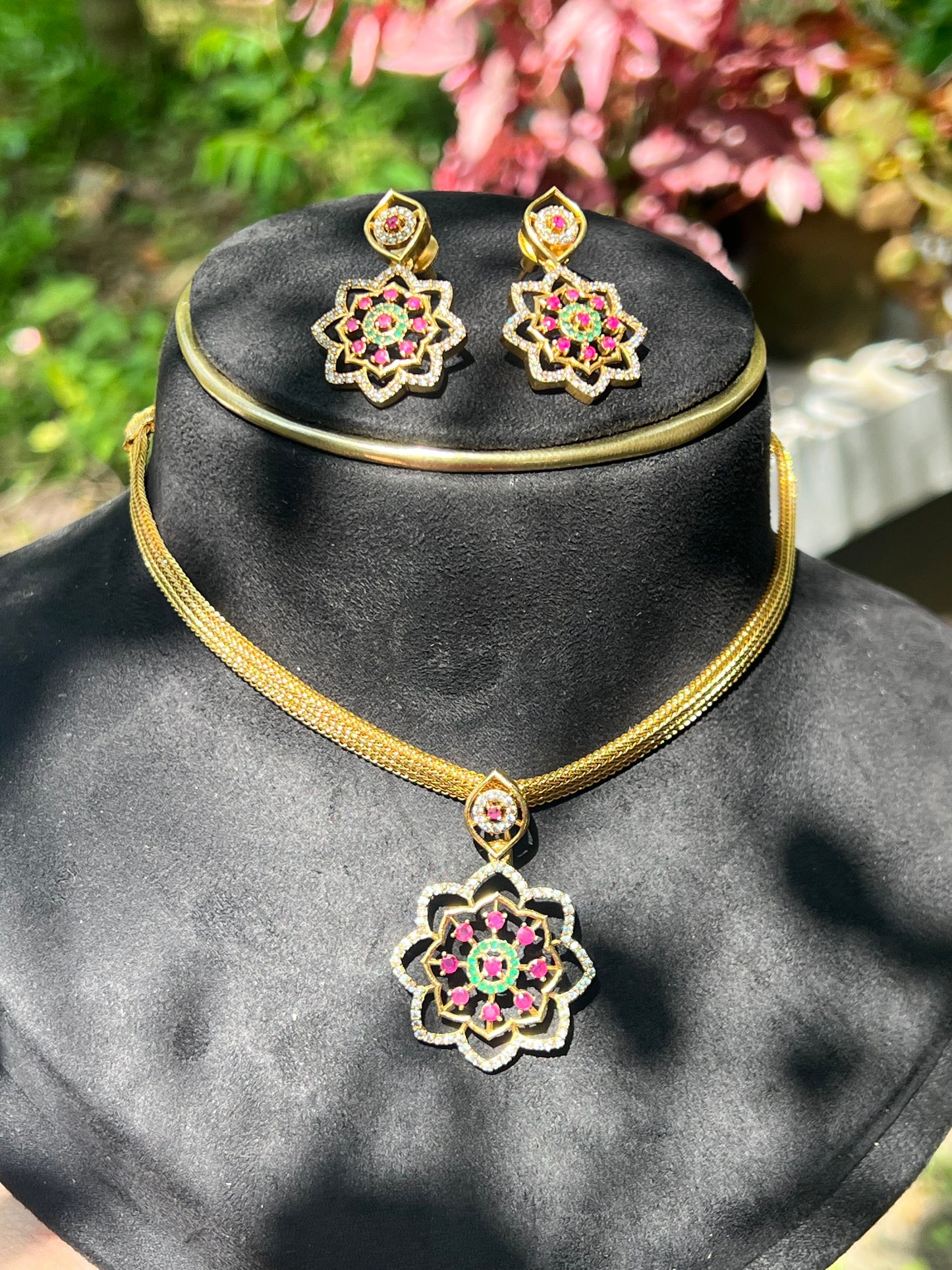Elegant Flower Pendant Necklace Set product code 399