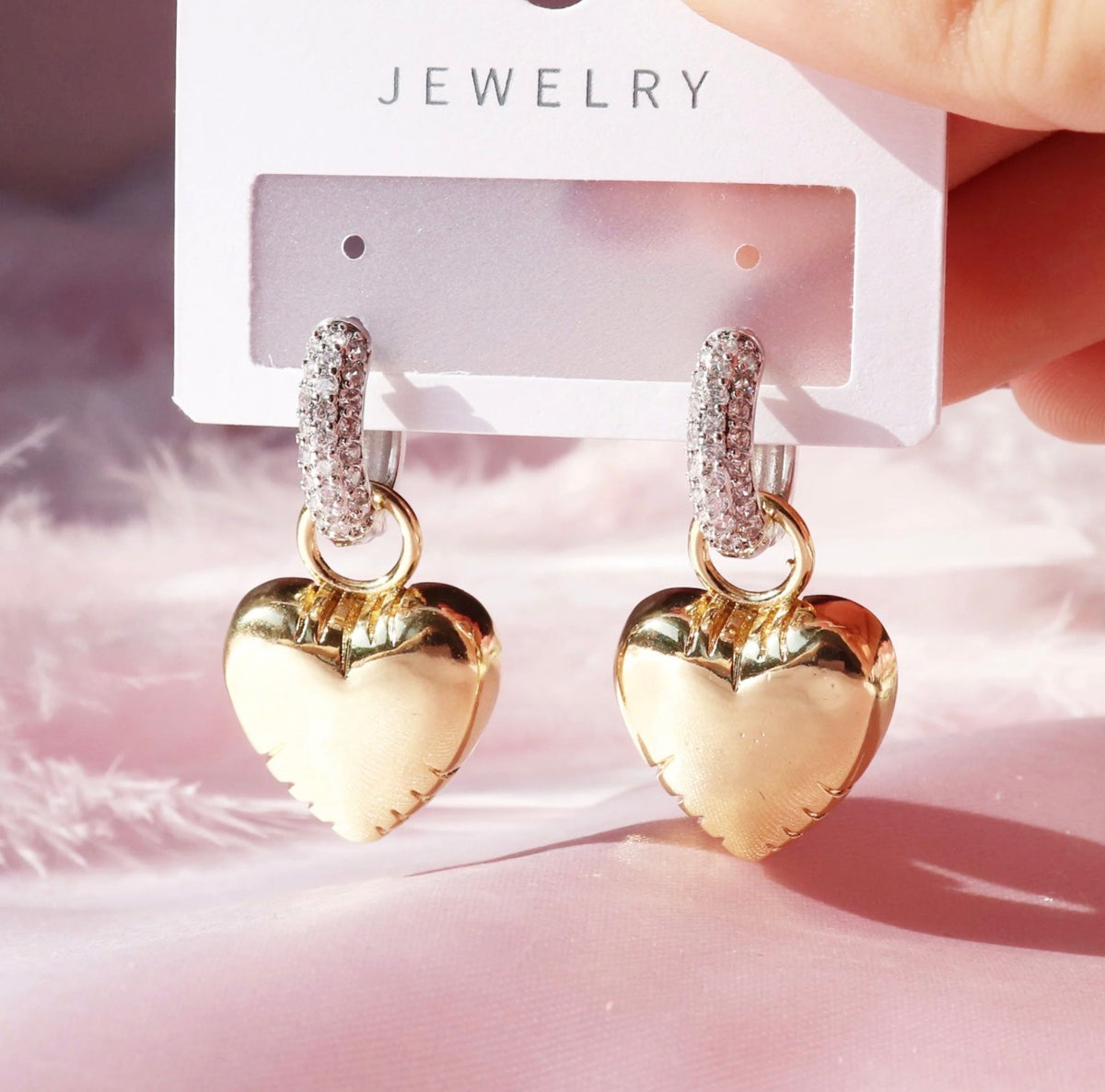 Premium quality 18k gold plated zircon stone heart shape asymmetrical clip earrings product code AT41