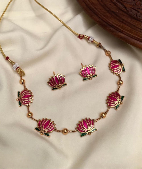 Trending Manjuwarrior lotus choker set product code 875