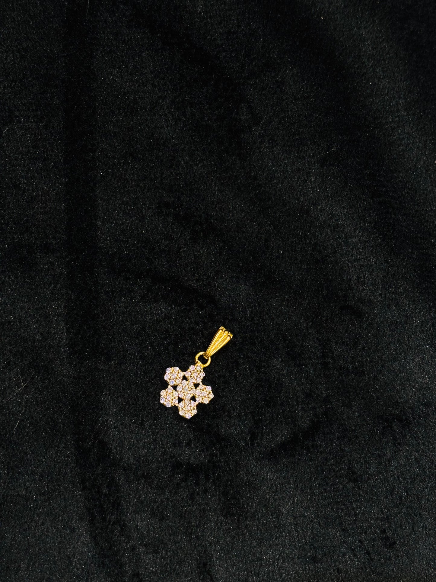 Premium daily wear anti tarnish gold plated ad stone pendant with chain set product code N390