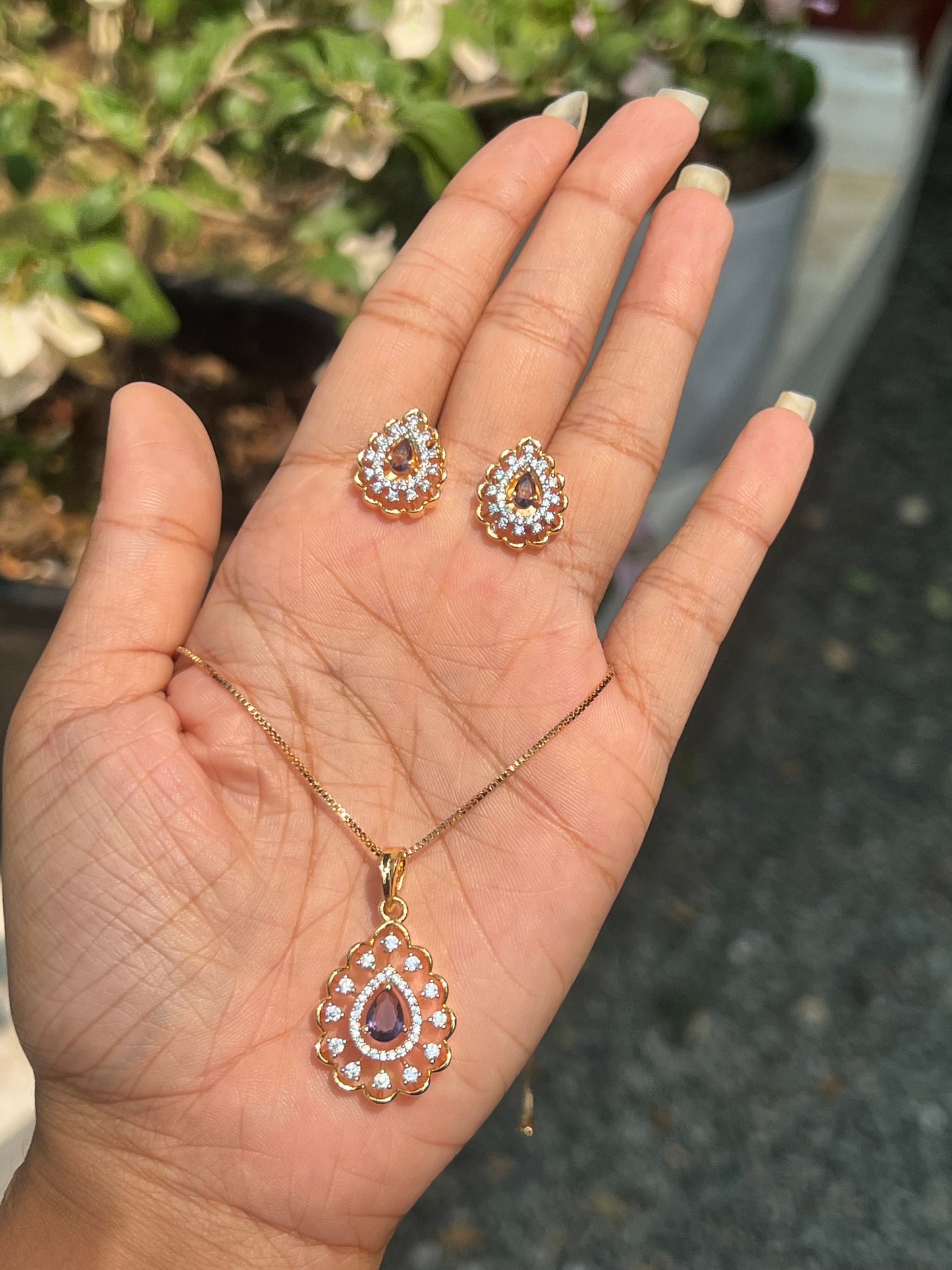 Premium party wear diamond replica repolishable pendant set with 18 inch chain product code D145