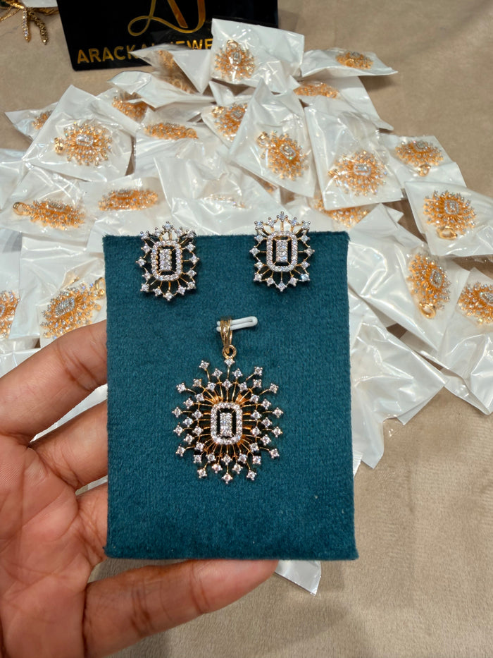 Premium diamond finish pendant set product code D382